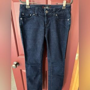Guess jeans dark wash, long straight cut